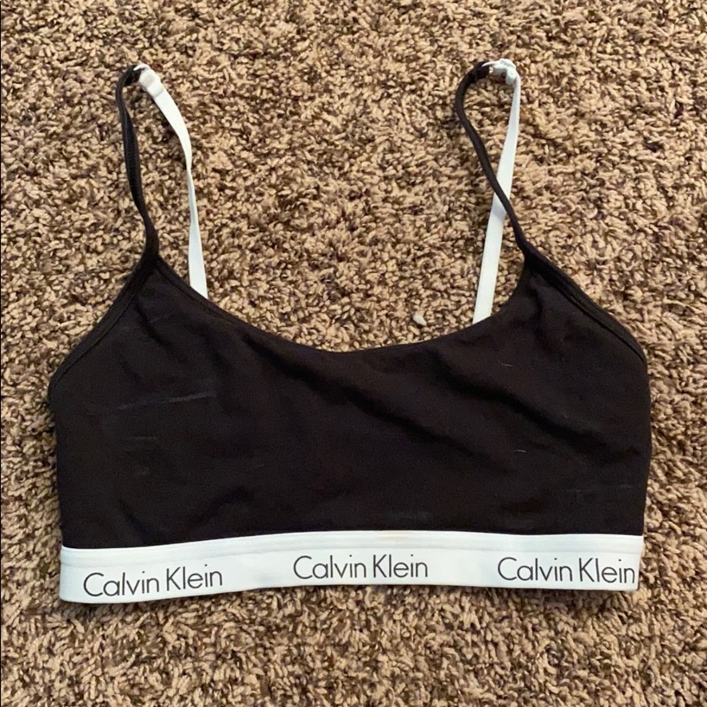 Sports bra